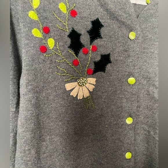 Portrait of a Flower cardigan - Picture 4 of 5